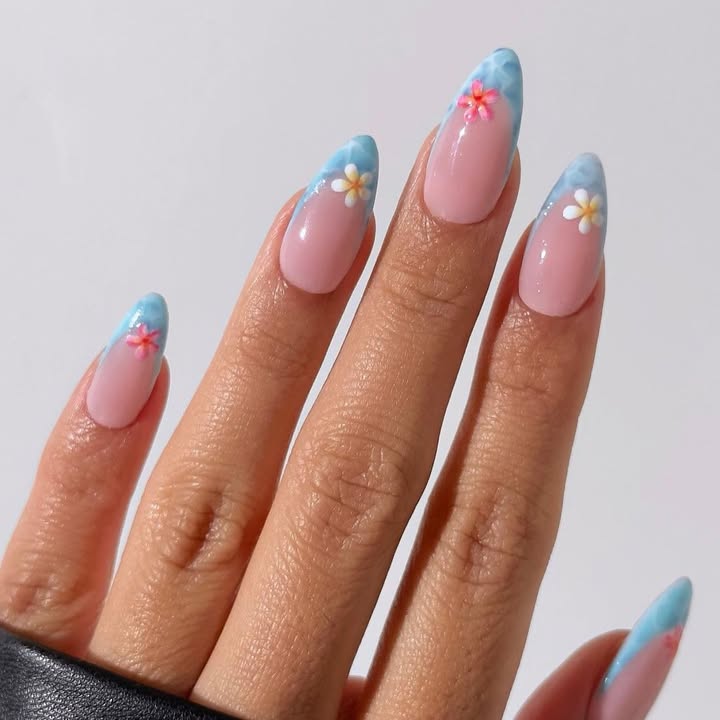 Daisy-skies-French-tip-nails-with-blue-tips-and-3D-daisies.__.jpg