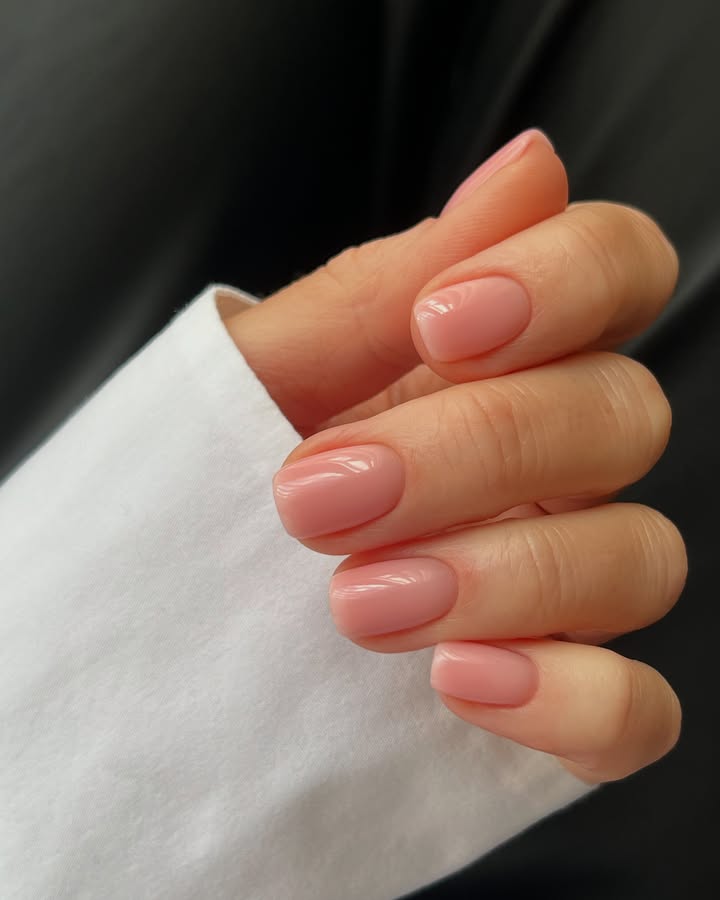 Dewy-peach-summer-short-nail-design.jpg