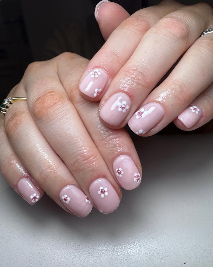 Floral-pink-short-summer-nail-designs.jpg