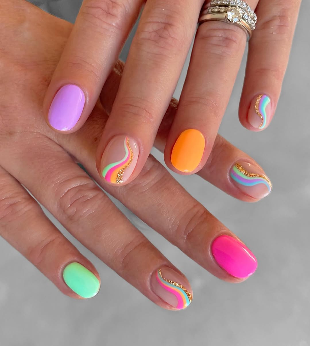 Neon-swirl-short-summer-nail-designs.jpg