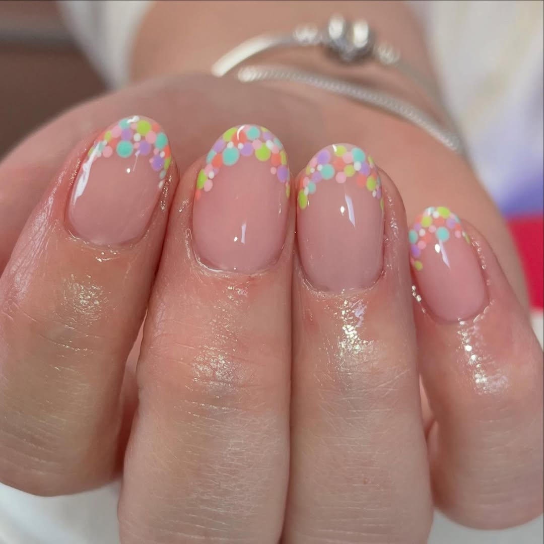 Pastel-dot-tips-for-summer.jpg