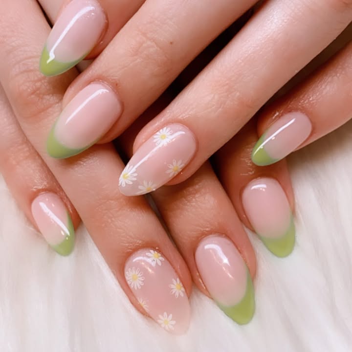 Pink-French-tips-with-mint-accents-and-daisies.__.jpg