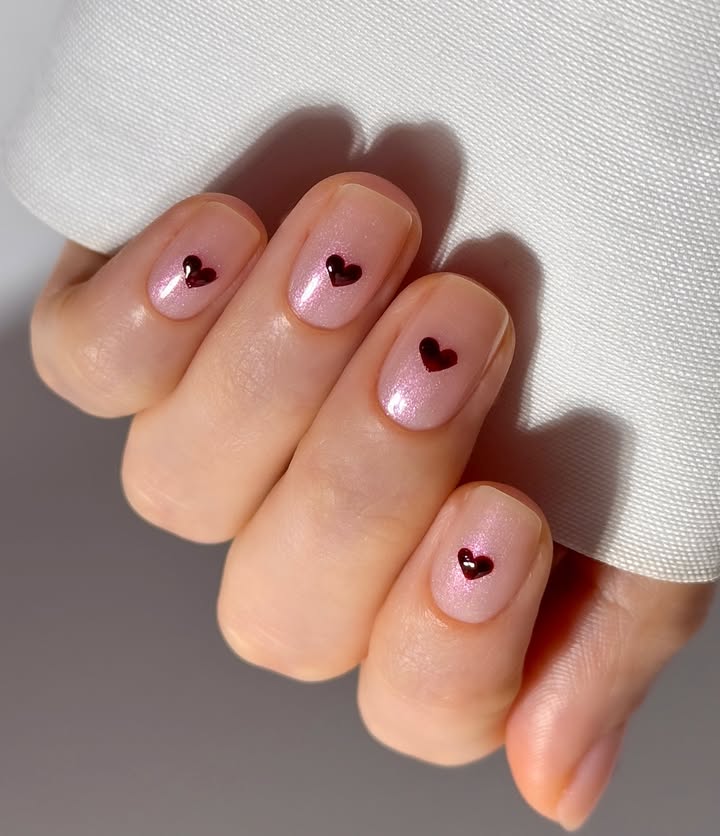Romantic-red-heart-summer-nail-art.jpg