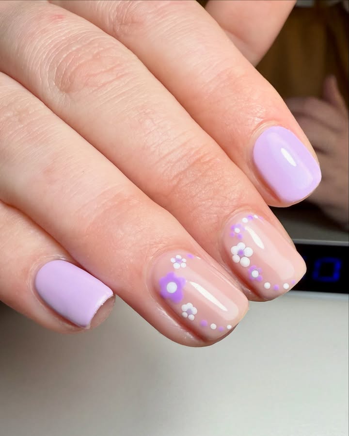 Soft-lavender-summer-floral-nail-design.jpg