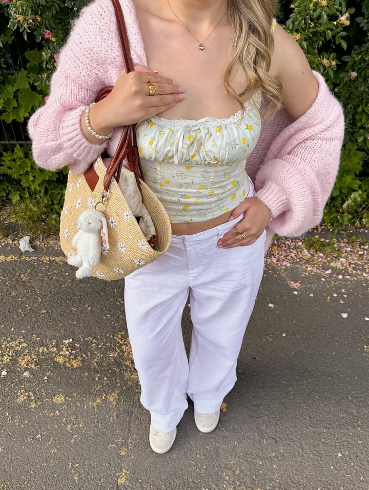Coquette-outfit-ideas-with-cardigan-layers.jpg