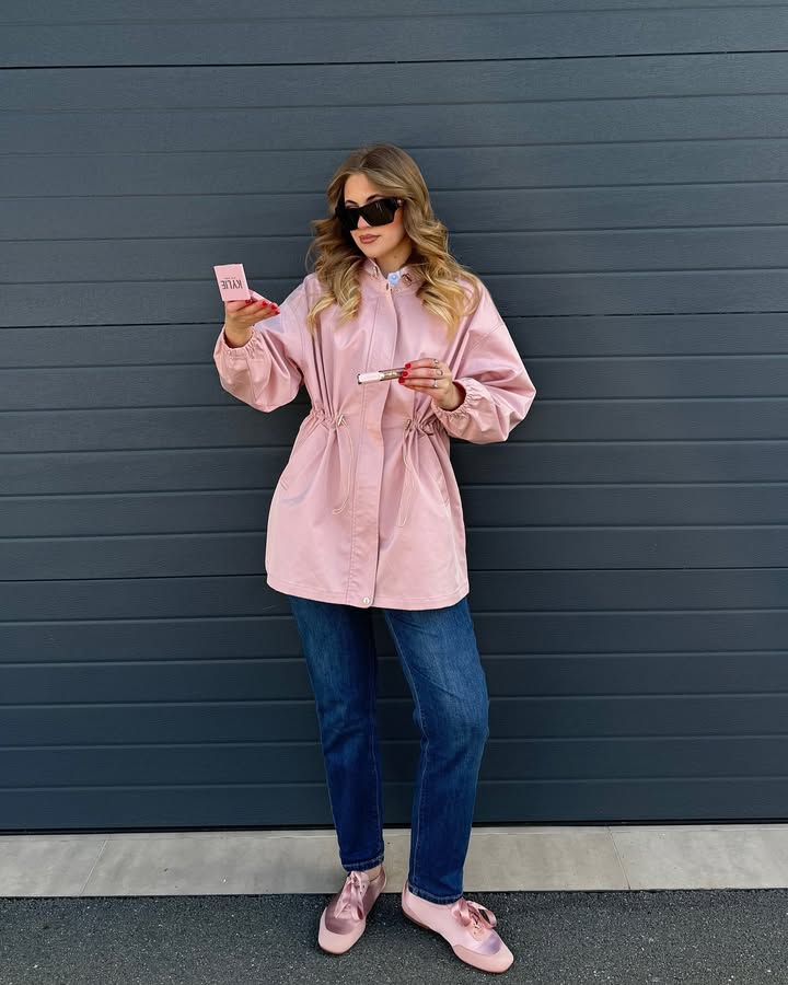 Coquette-outfit-ideas-with-sneaker-twist_.jpg