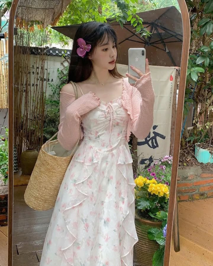 Dreamy-soft-girl-fall-outfit-inspo.jpg