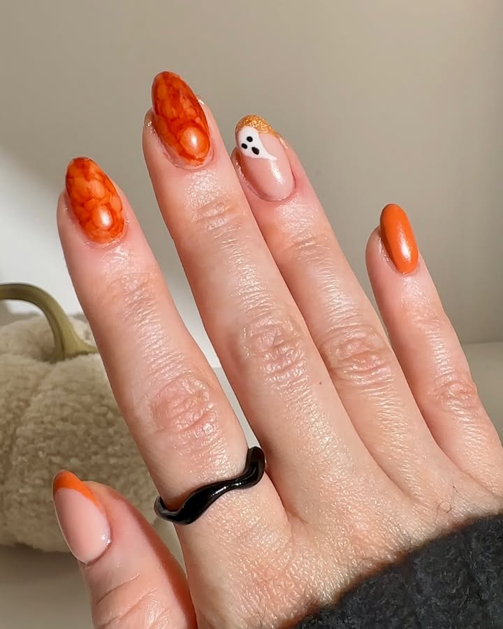 Ghost-and-orange-cute-fall-nails_.jpg