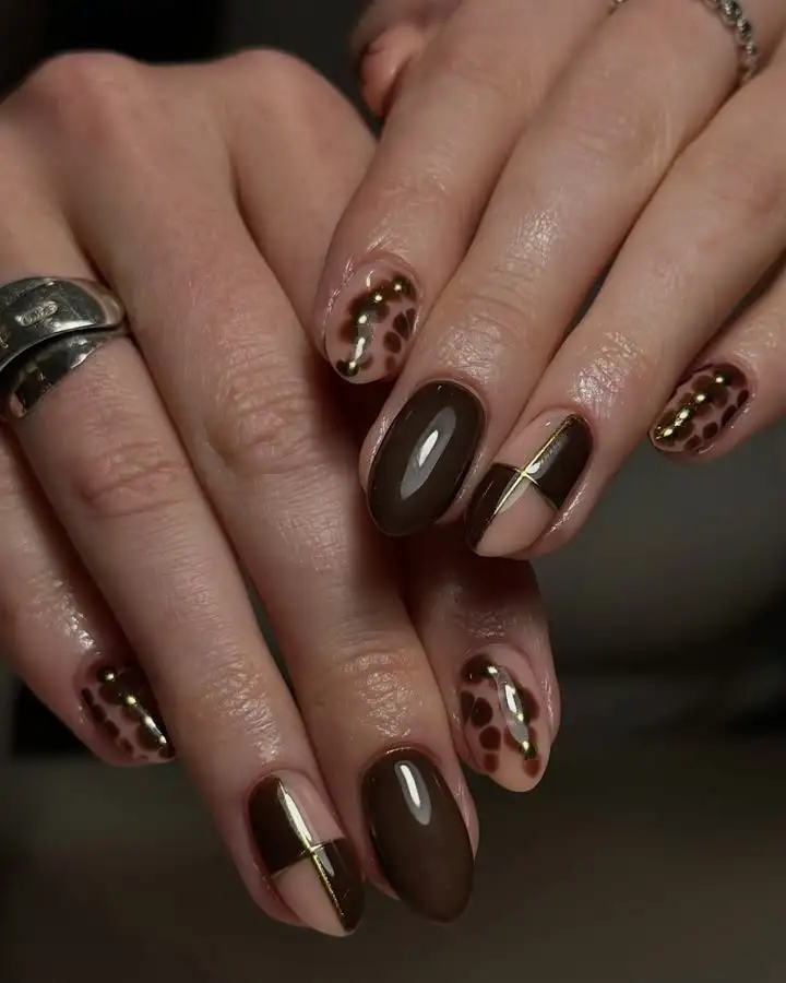 Glossy-espresso-nails-for-fall_.webp