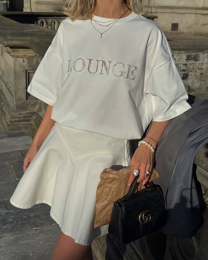 Minimalist-City-Vacation-Outfit.jpg