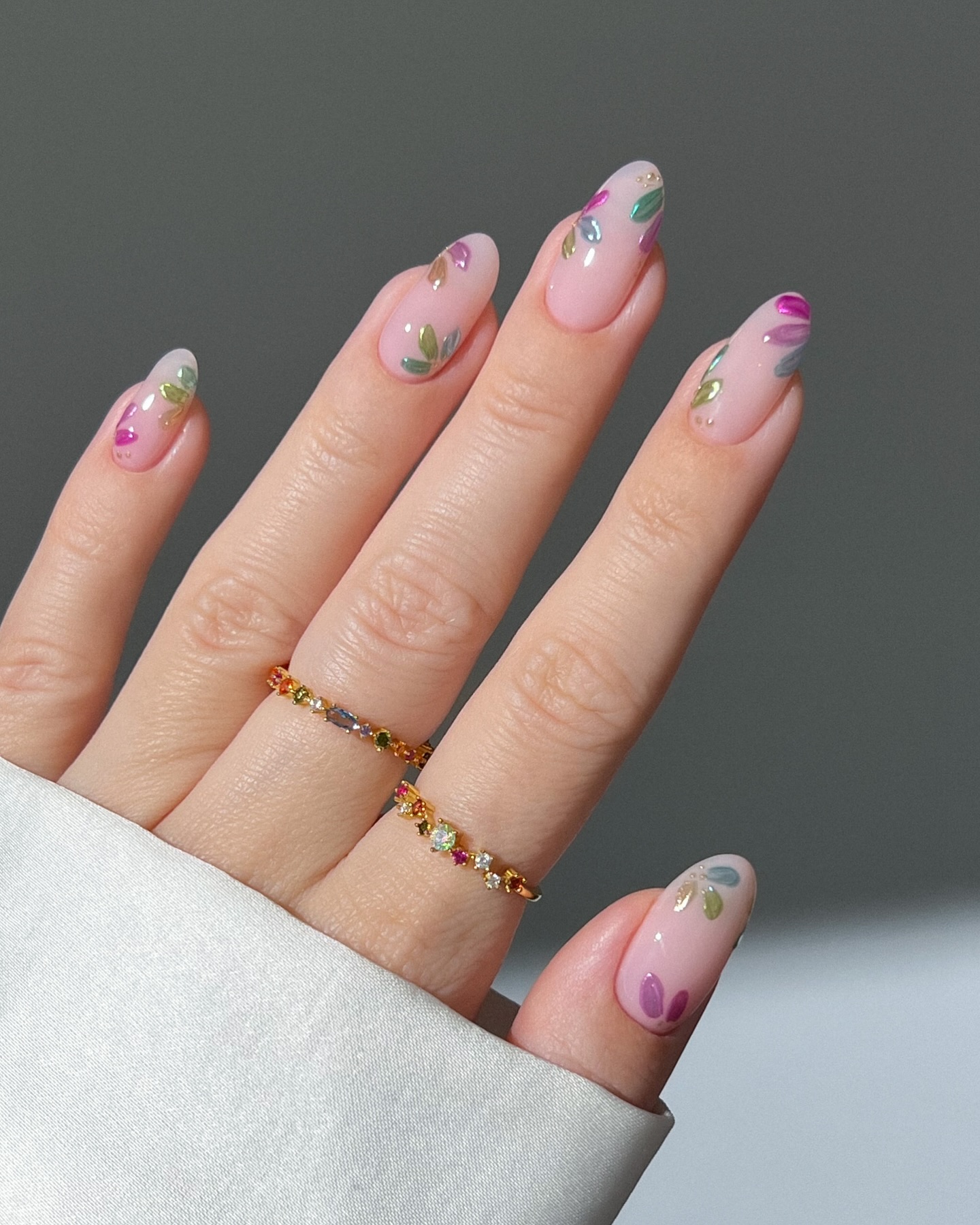 Pastel-garden-summer-nails-inspo