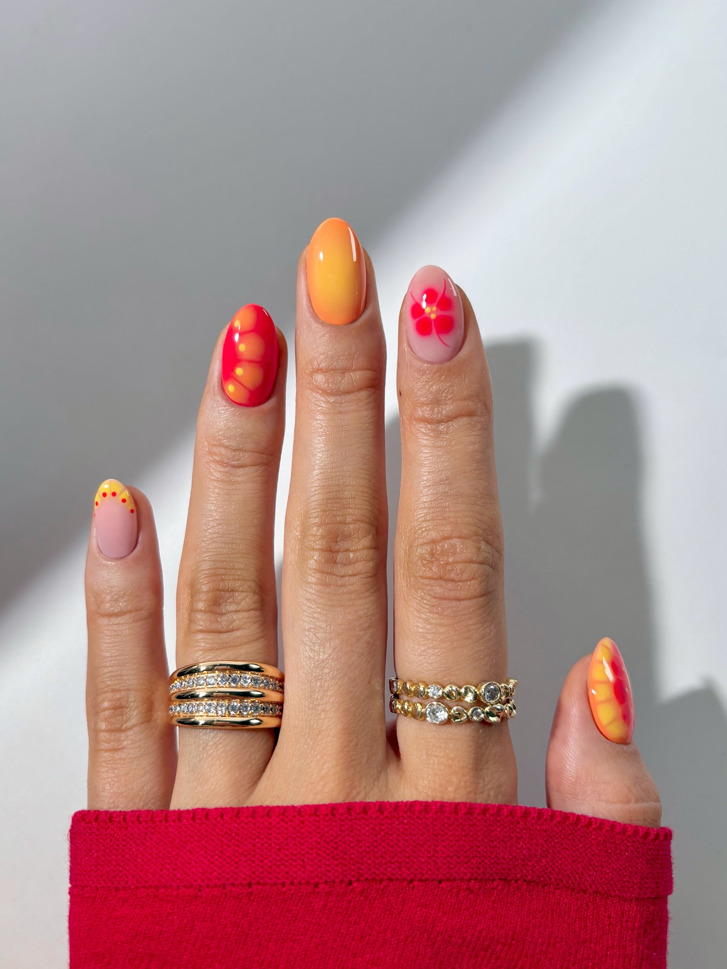 Peach-floral-summer-nail-ideas.jpg