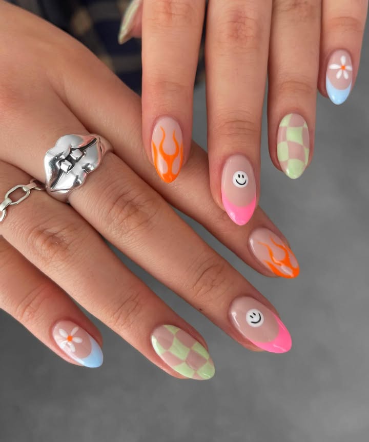 Retro-90s-summer-nails_.jpg