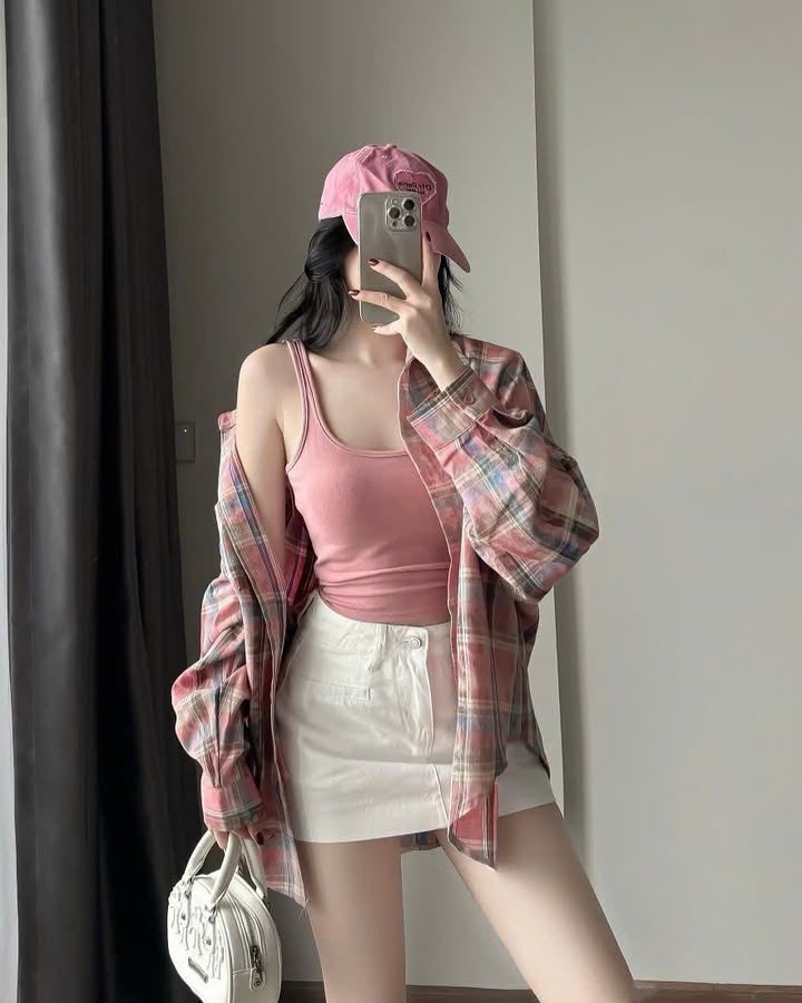 Soft-girl-fall-outfit-in-cotton-candy.jpg