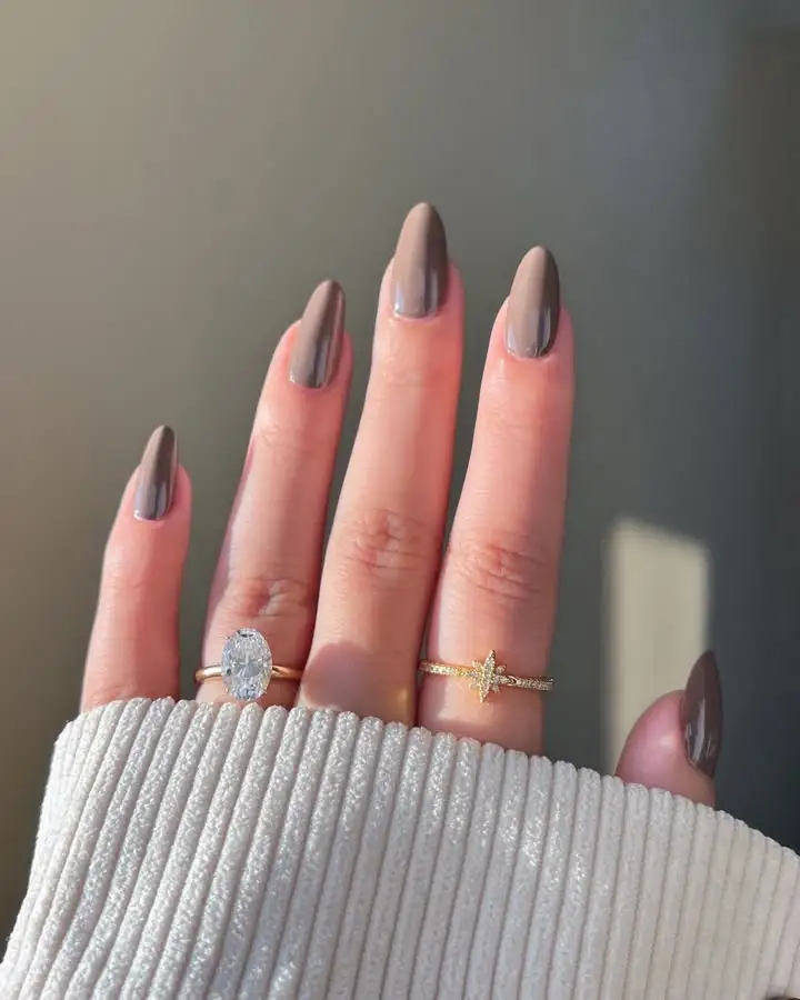 Brown-dark-nails-for-fall