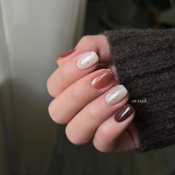 Cinnamon-glow-cute-short-winter-nails_-1.jpg