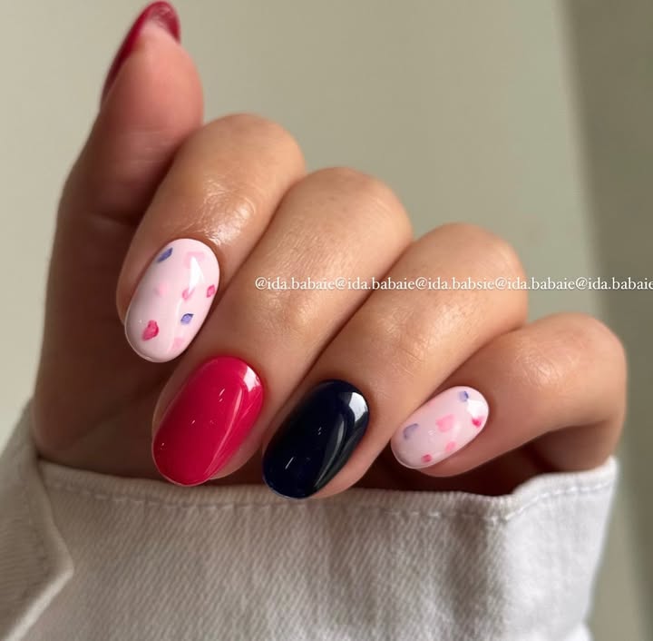 Painterly-red-short-winter-nails.jpg