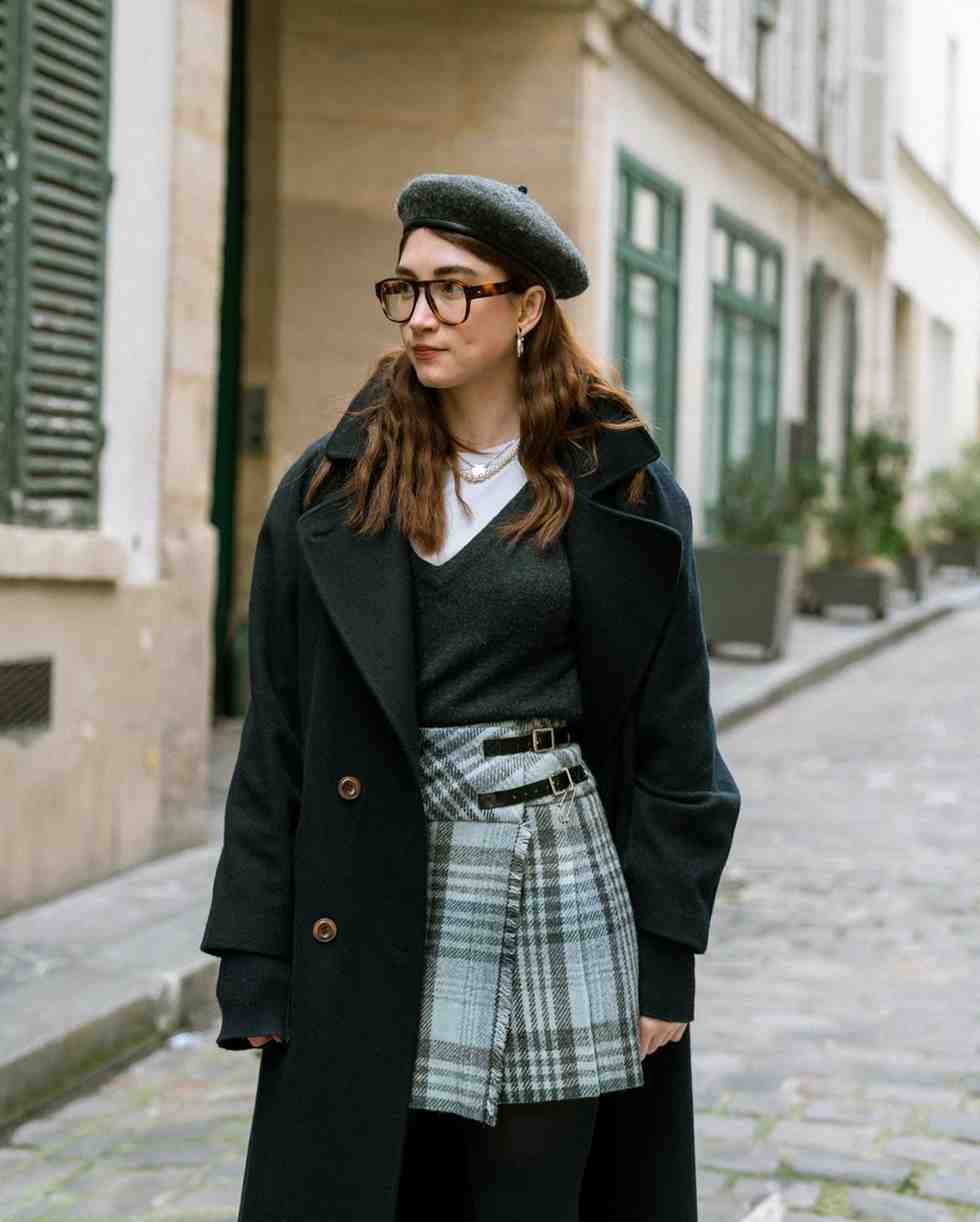 Plaid-skirt-with-beret-and-coat-autumn-skirt-outfit.jpg