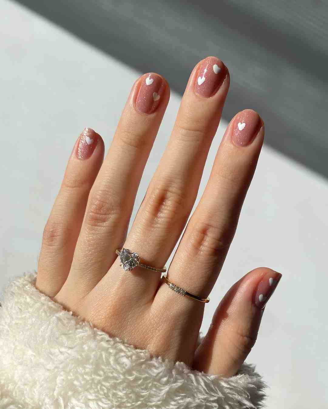 heart-dip-short-winter-nail-art.jpg