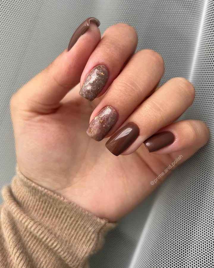 Caramel-Swirl-Brown-Nails-design.jpg