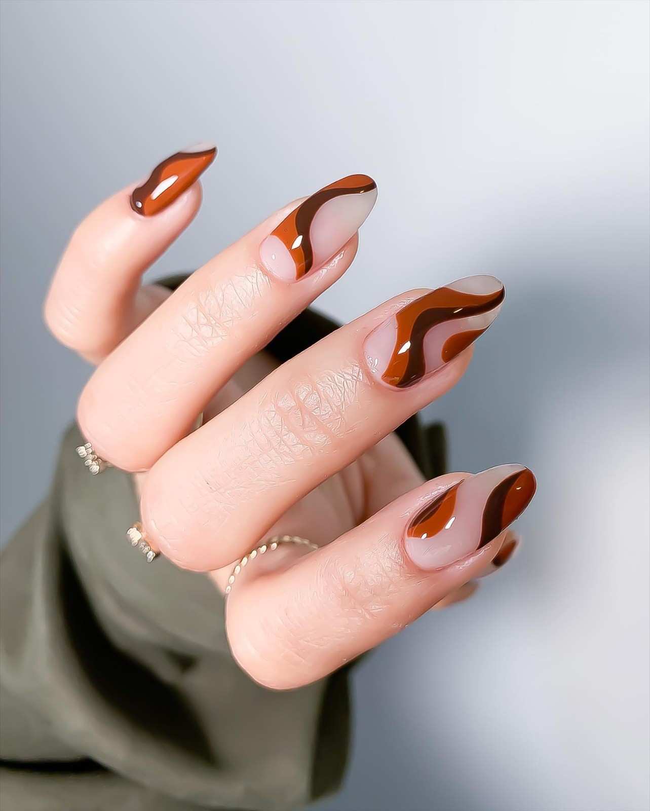 Chocolate swirl Brown Nails2025