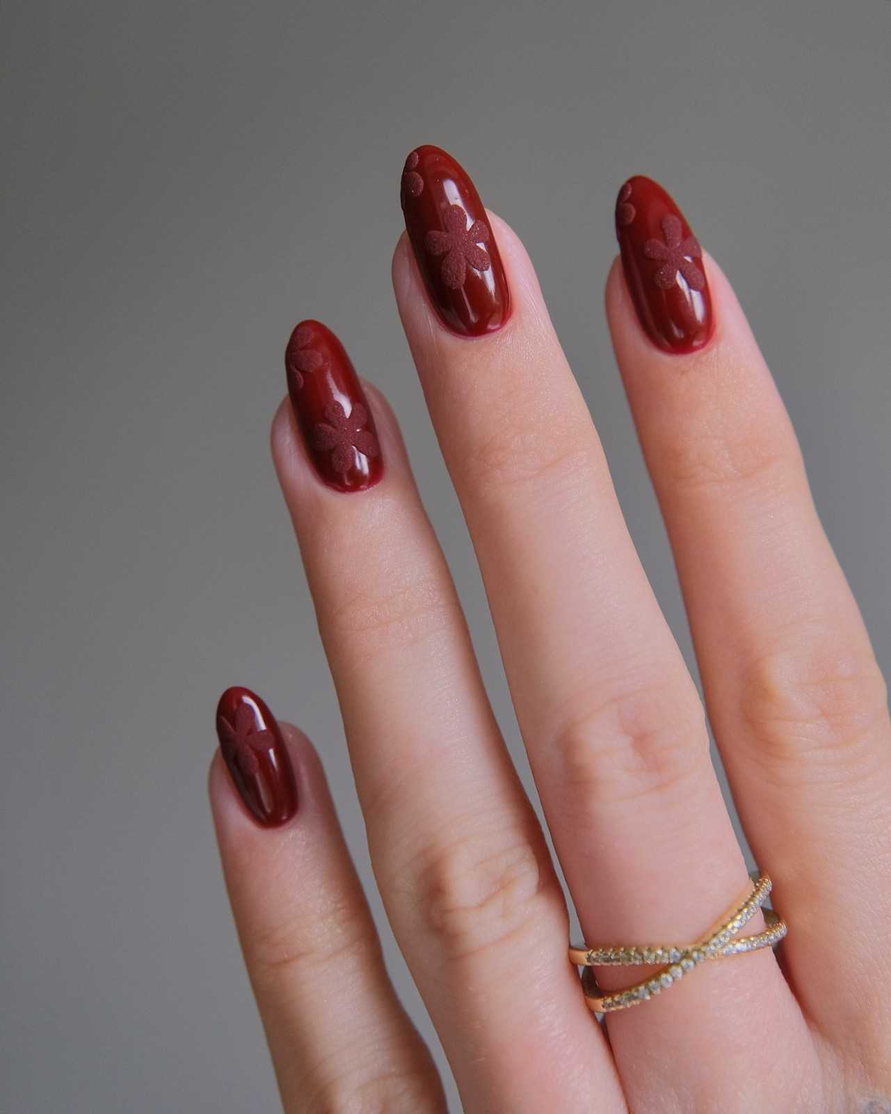 Floral-burgundy-nail-art-winter.jpg