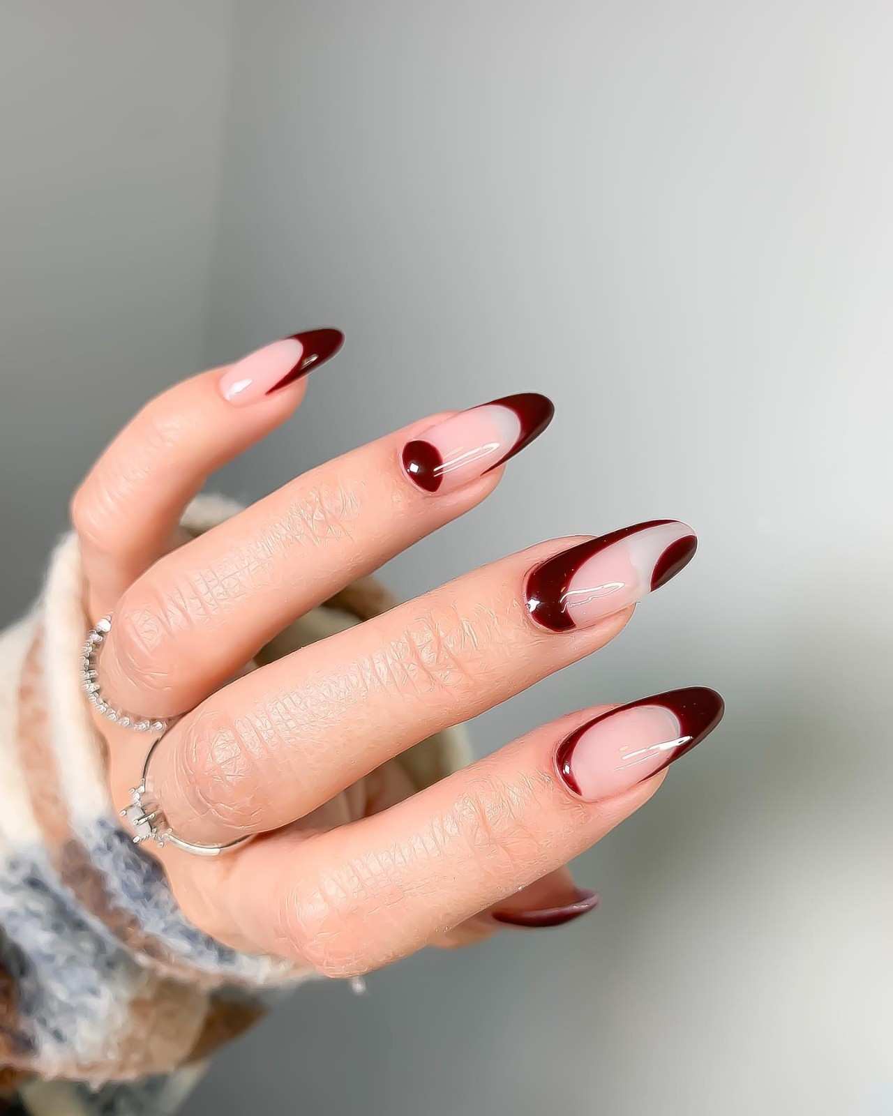 Ombre-burgundy-winter-nail-look.jpg