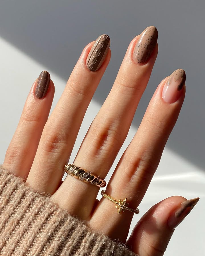 knitted-brown-nail-designs.jpeg