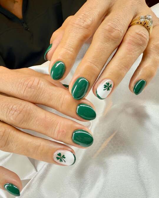 Clover-Accent-Green-Nail-Design.jpg