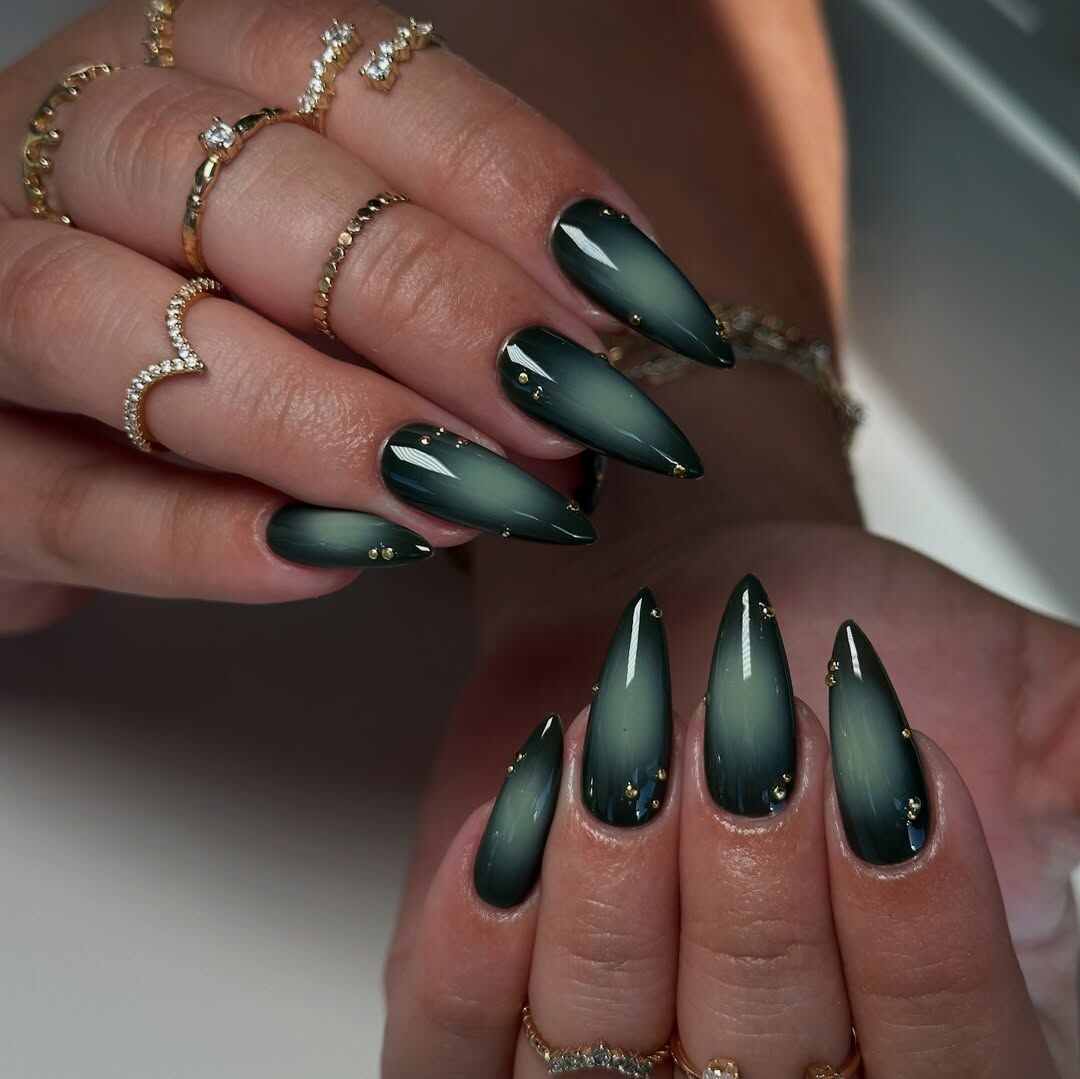 Dark-green-misty-nail-design.jpg
