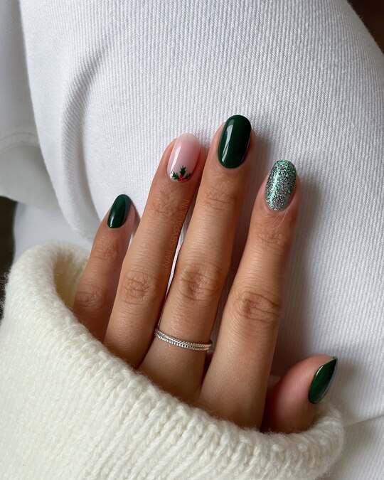 Festive-Dark-Green-Nail-Art design 2026.jpg