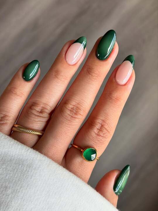 Green-gradient-French-manicure.jpg