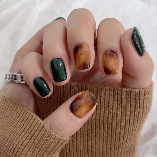 Muted-green-nails-design-ideas-1.jpg