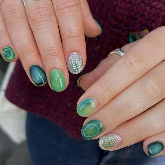 Oval-green-nail-art-designs.jpg