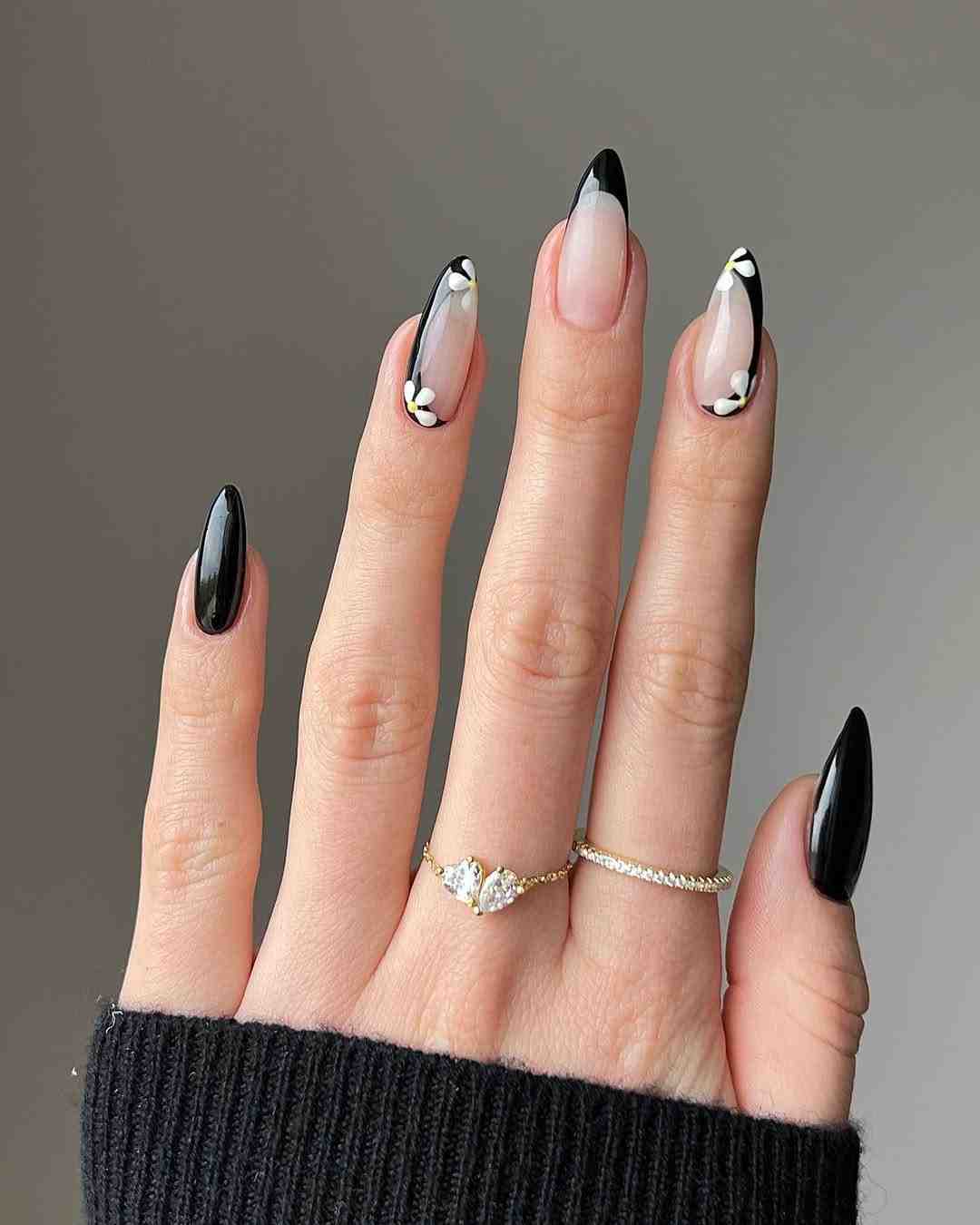 Daisy accent black tip nail designs 2026